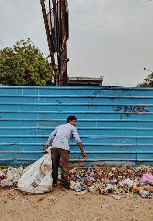 Solidarity Selective Waste Collection in Brazil: field of epistemological and social interactions and contribution to a paradigmatic revolution